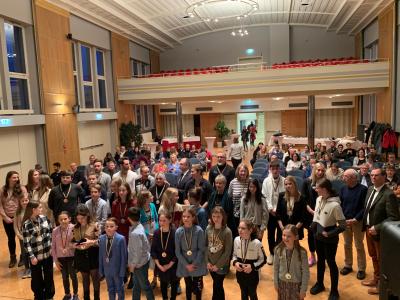 Gruppenfoto mit den Sportlerinnen und Sportlern